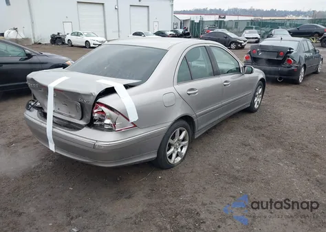 2007 Mercedes-Benz C 280 Luxury 4Matic z USA, uszkodzony, nr VIN WDBRF92HX7F871684